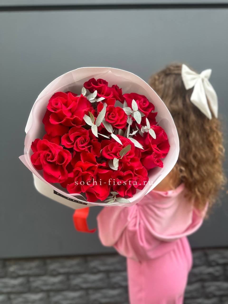 Красные французские розы — доставка цветов Шахтах
