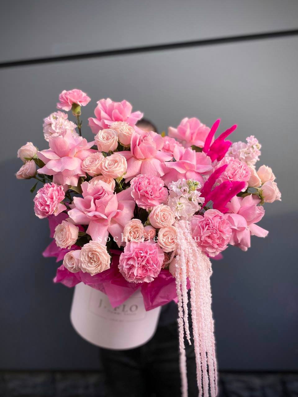 Цветы в коробках — купить в Шахтах