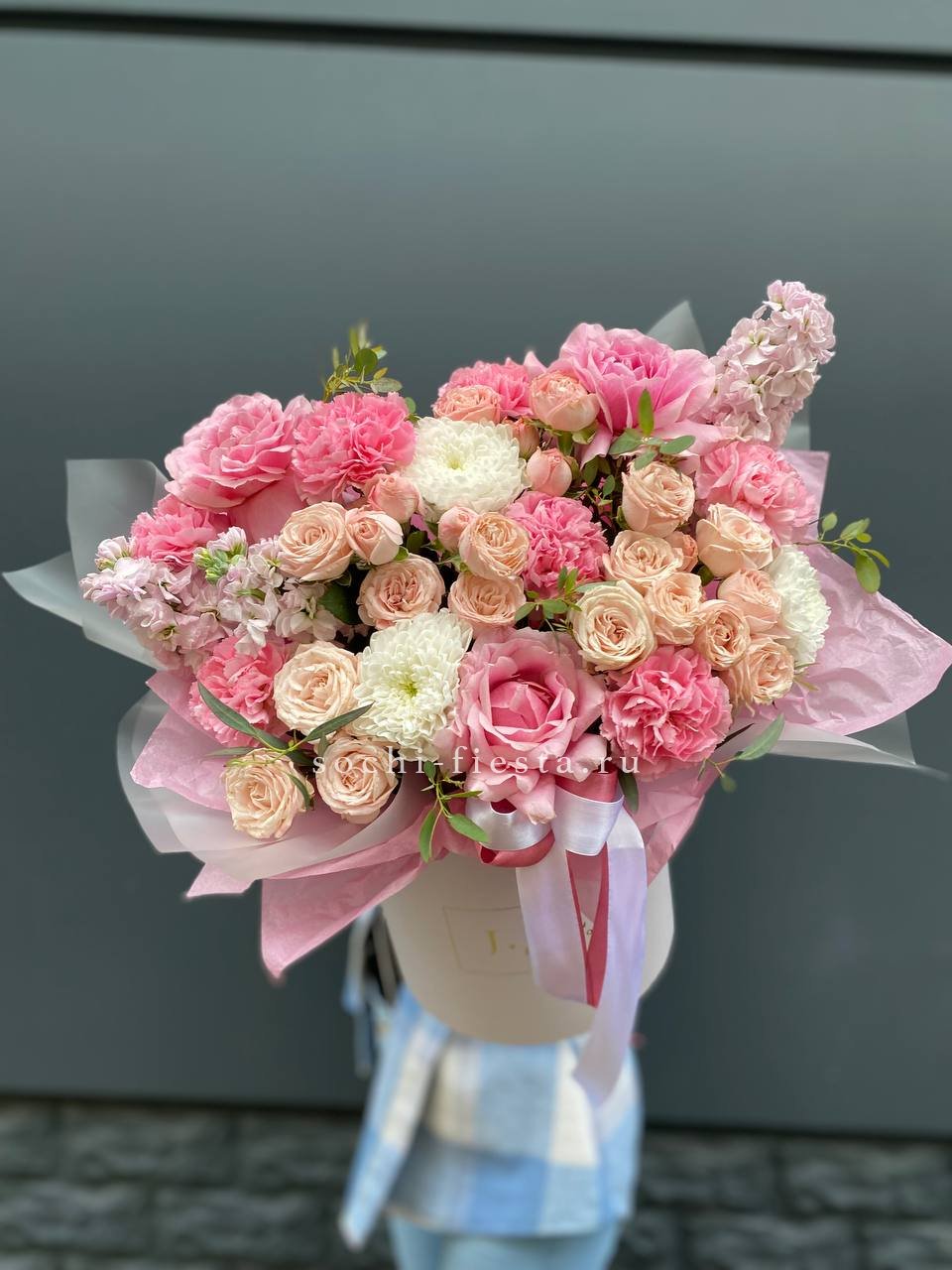 Авторский цветочный бокс — заказать в Шахтах