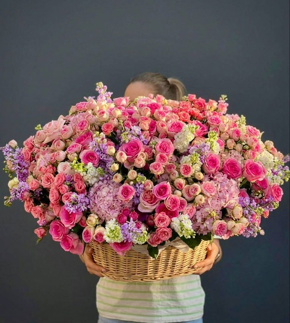 Корзины с цветами — заказать в Шахтах