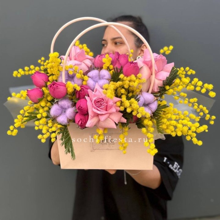 Сумочка мимозы и роз "Примавера" в Шахтах
