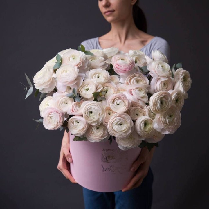 Бокс с ранункулюсами в Шахтах