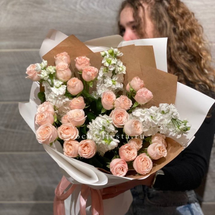 Букет бомбасти и маттиола в Шахтах