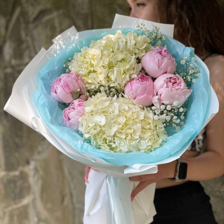 Букет с пионами "Блюсом" в Шахтах