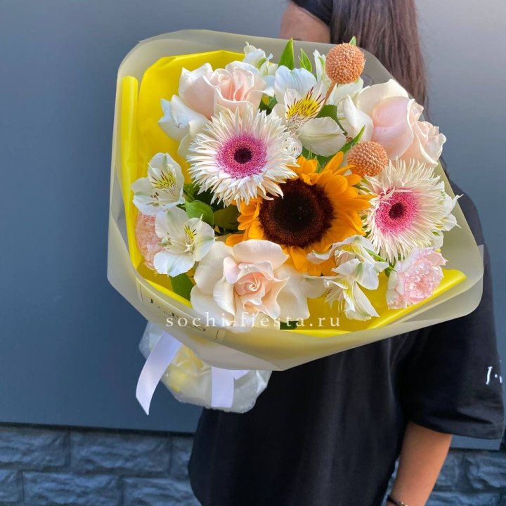 Букет с подсолнухом "Елоу" в Шахтах