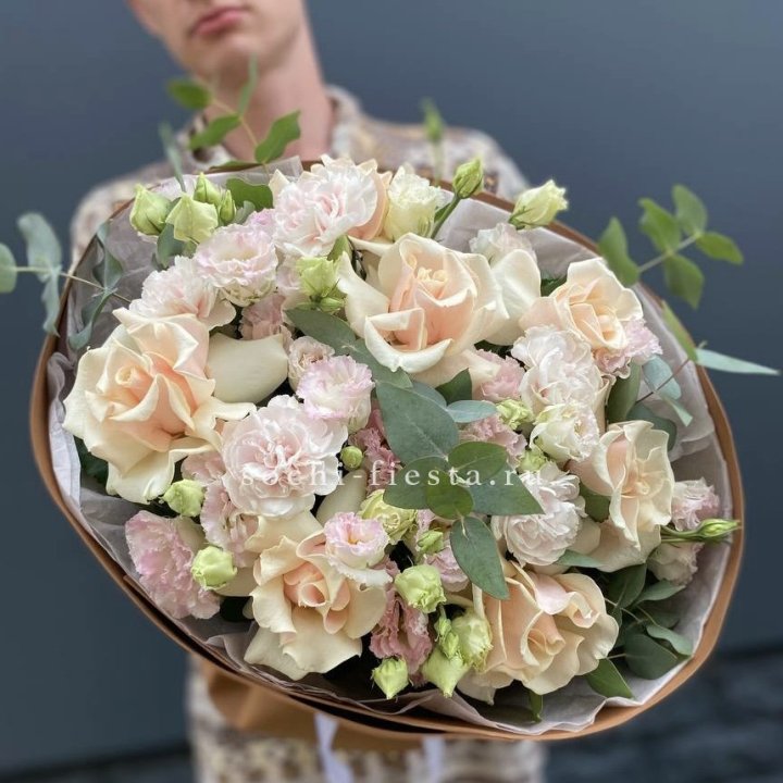  Букет кремовых роз "Мокко" в Шахтах