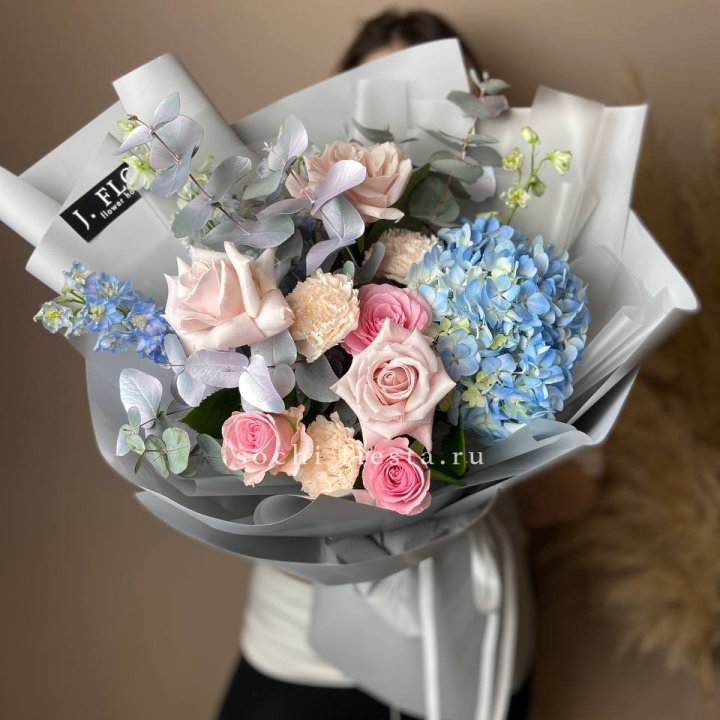 Букет с гортензией № 4 в Шахтах