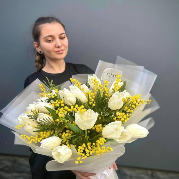Букет тюльпанов и мимозы в Шахтах