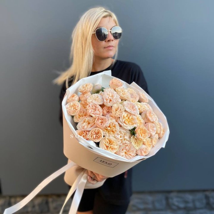 15 пионовидных роз №2 в Шахтах