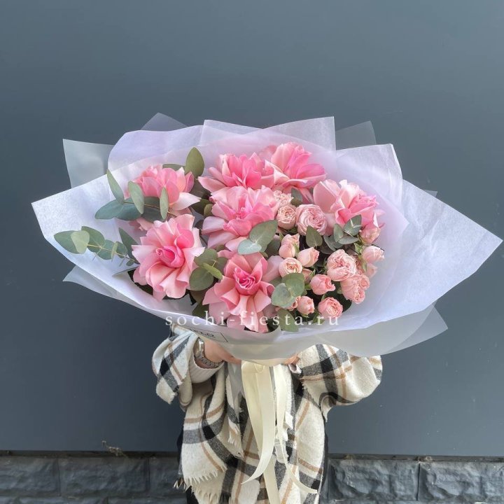 Букет французских и пионовидных роз  в Шахтах