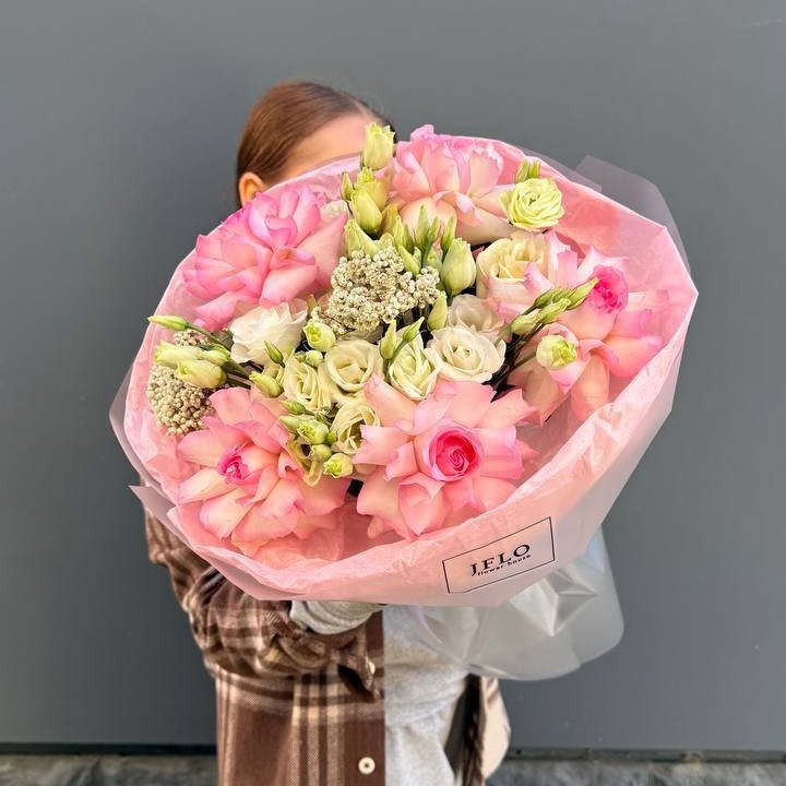 Букет "Розы с эустомой" с доставкой в Шахтах