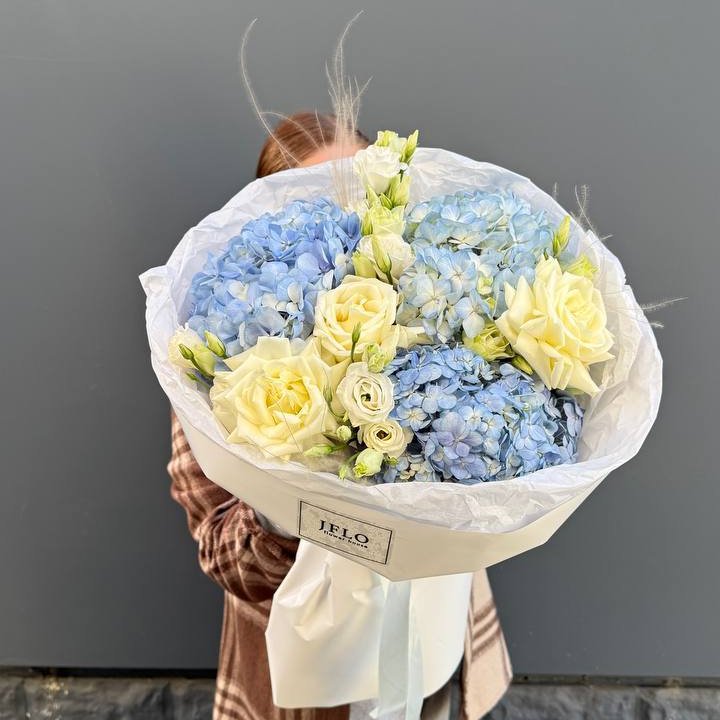 Букет "Глубина глаз" с доставкой в Шахтах