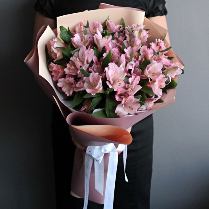 Букет розовых альстромерий в Шахтах