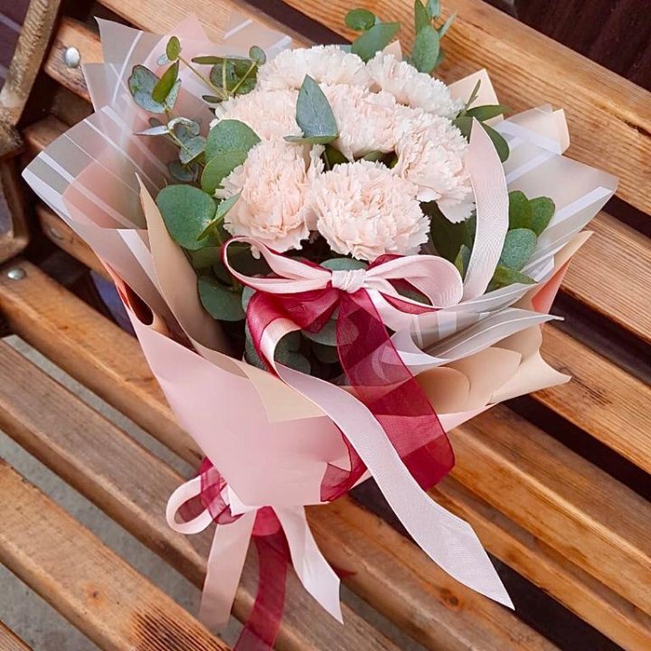 Диантусы с эвкалиптом в Шахтах