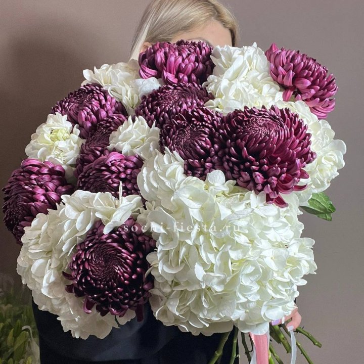 Охапка Бигуди и гортензий в Шахтах