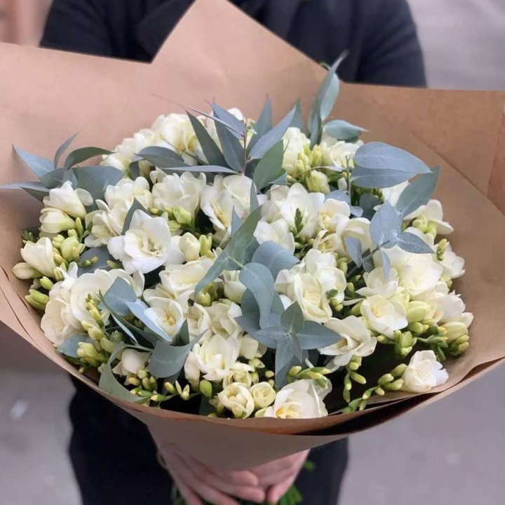 51 фрезия с эвкалиптом в Шахтах