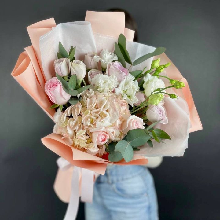 Букет с гортензией "Клодс" в Шахтах