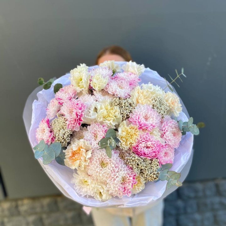 Букет из стойких цветов  в Шахтах