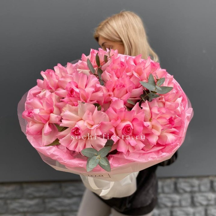 11 французских роз с доставкой в Шахтах