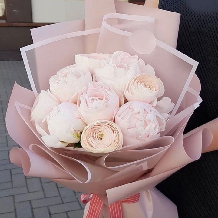 Пионы и ранункулюсы в Шахтах