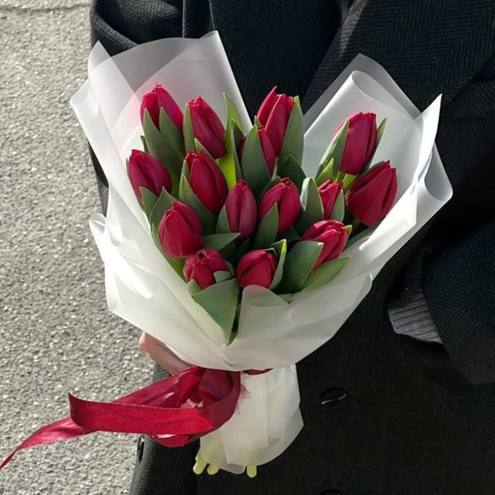 15 красных тюльпанов в Шахтах