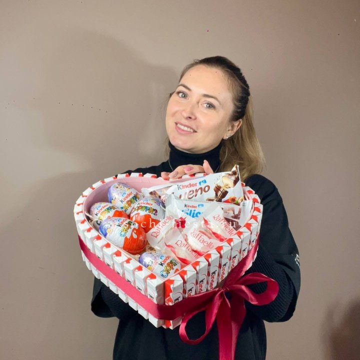 Подарочный набор сердце с Киндерами в Шахтах