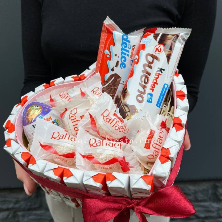 Подарочный набор сердце с Киндерами и Рафаэлло в Шахтах