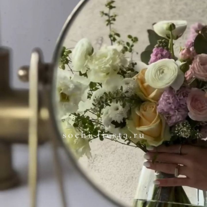 Цветочная подписка "Пакет средний" в Шахтах