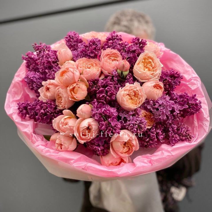  Дуо букет из кустовых роз и сирени в Шахтах