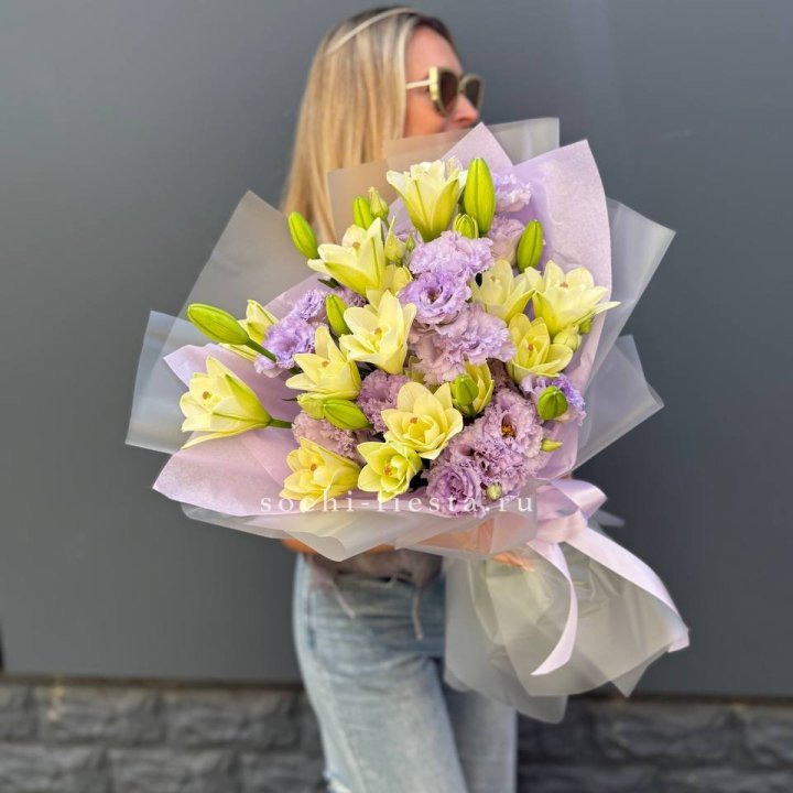  Букет лилий и эустом в Шахтах