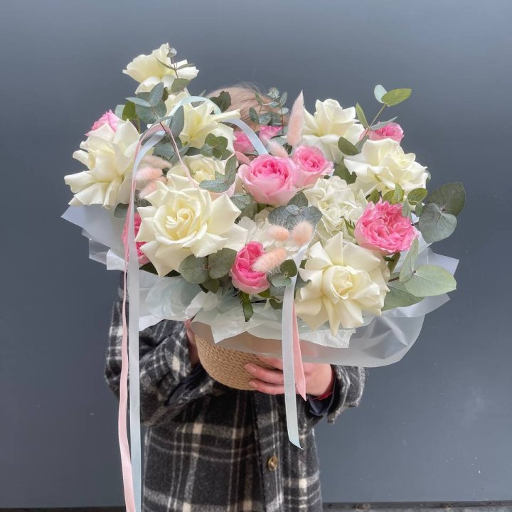 Кашпо с розами в Шахтах