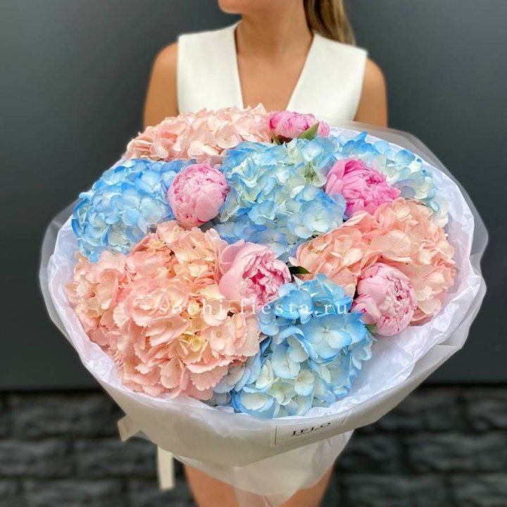 Дуобукет гортензии с пионами  в Шахтах