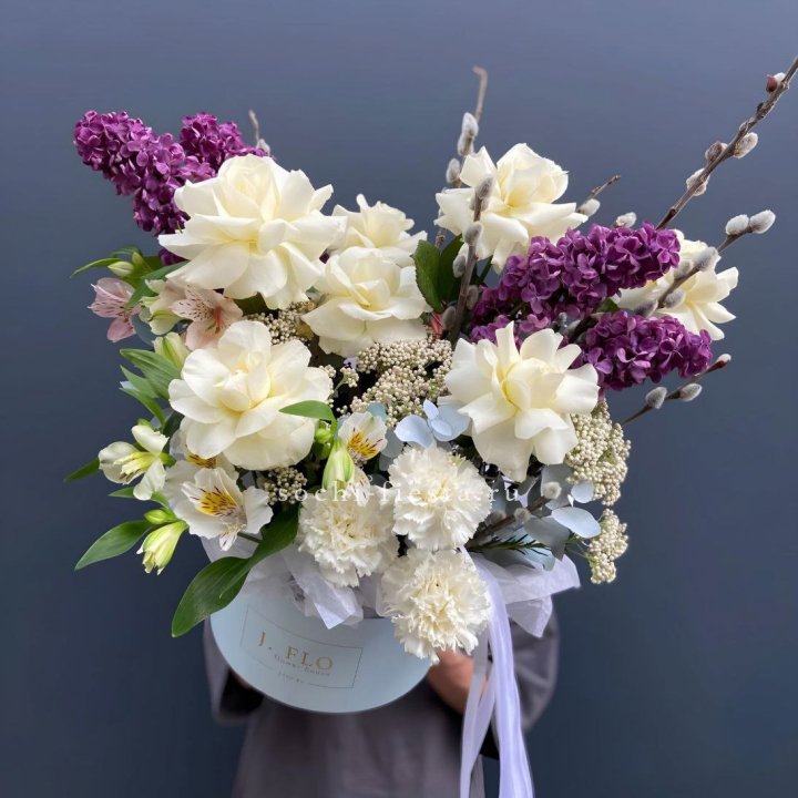 Цветочный бокс Французских роз и Сирени в Шахтах