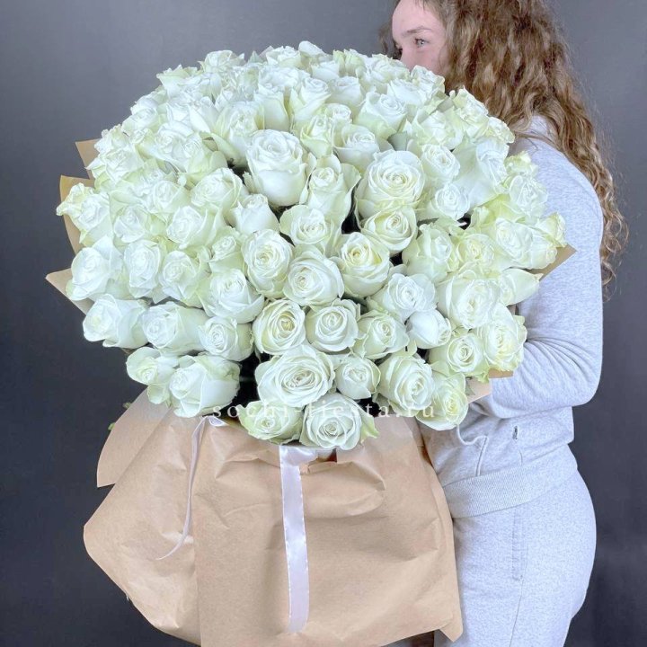 101 белая высокая импортная роза в Шахтах