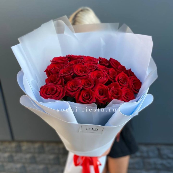 25 высоких роз  в Шахтах