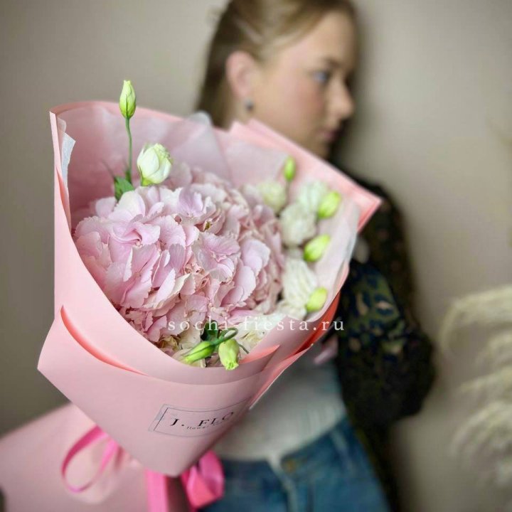 Букет с гортензией №2 в Шахтах