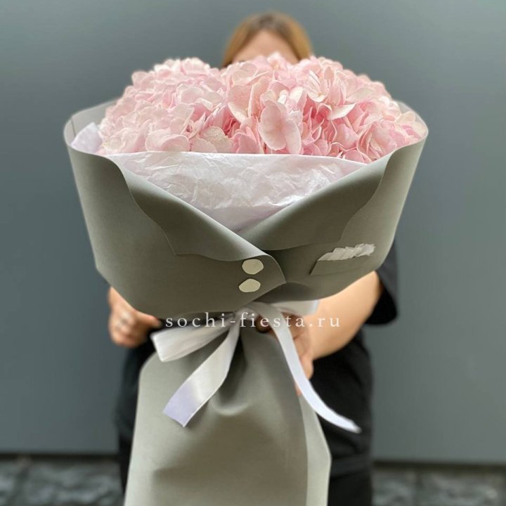  Букет  пиджачок из 5 гортензий в Шахтах