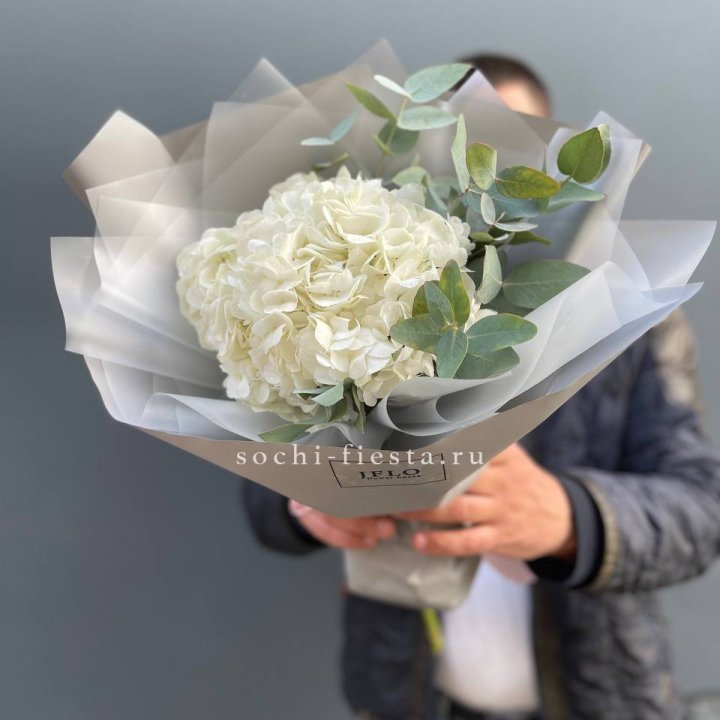  Букет  из белой гортензии в Шахтах