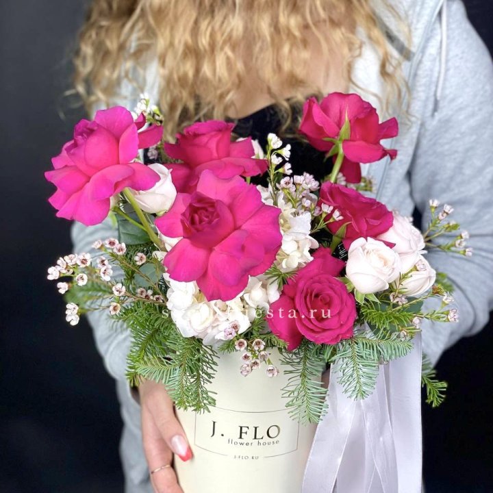 Новогодняя композиция в коробке пинк розе в Шахтах