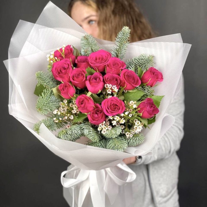 Новогодний букет Елки и Розы в Шахтах