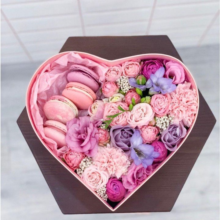 Бокс-сердце с макаронс  в Шахтах