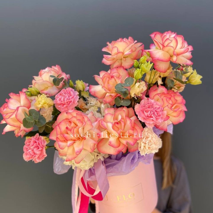 Бокс нежный с розами в Шахтах