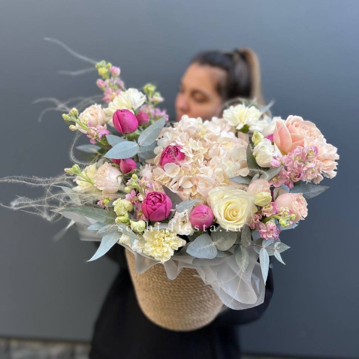 Цветочная композиция в джутовом боксе  в Шахтах