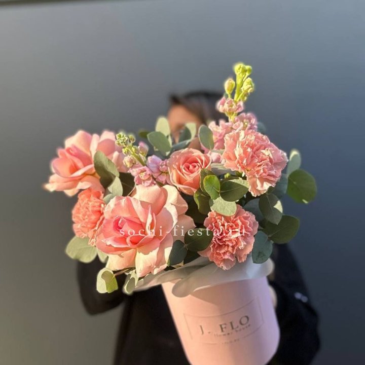 Цветы в боксе "Сизара" в Шахтах