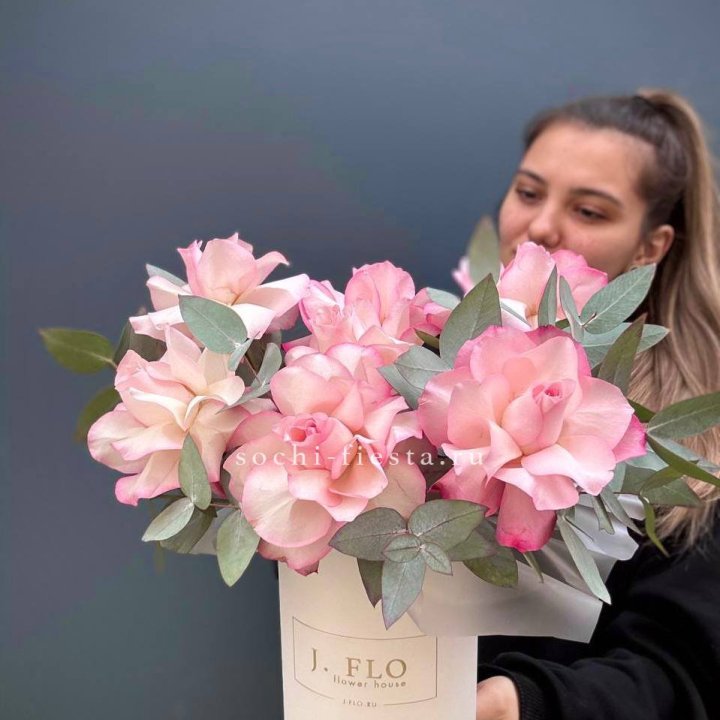 7 Французских роз в боксе в Шахтах