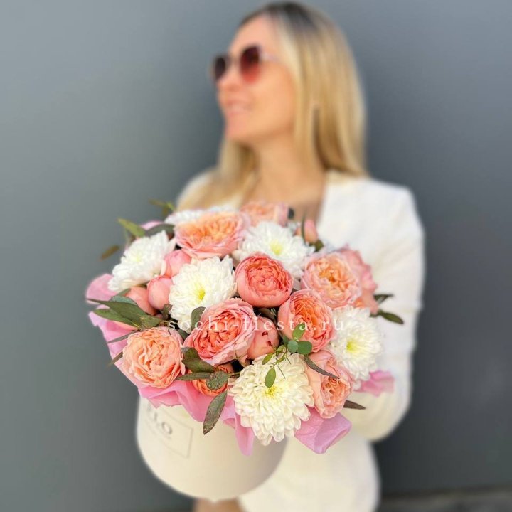 Нежная коробка с цветами в Шахтах