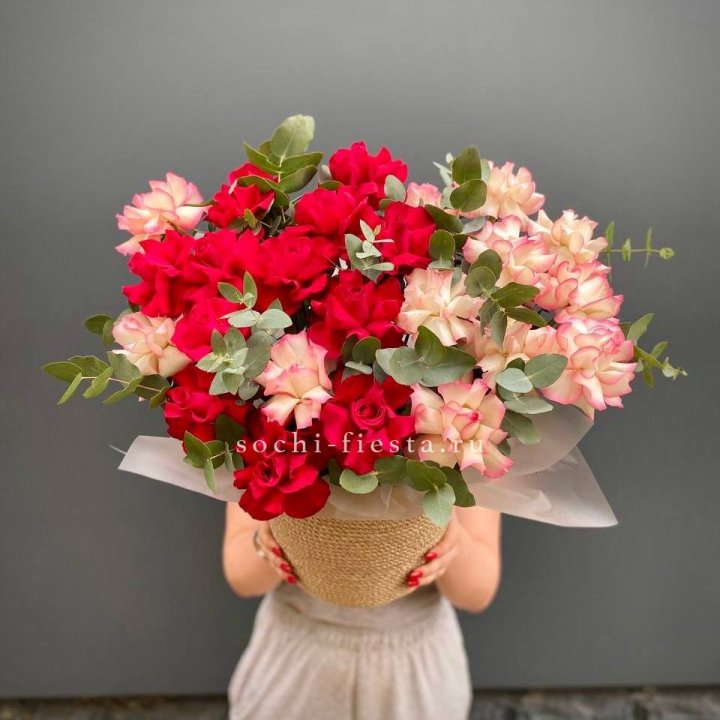 25 Французских роз в джутовом кашпо  в Шахтах