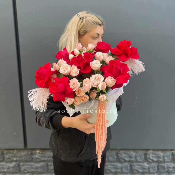 Бокс с нежными розами  в Шахтах