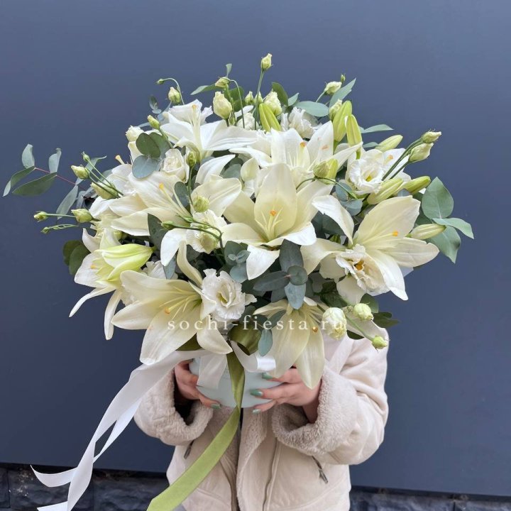 Бокс лилий и эустомы в Шахтах