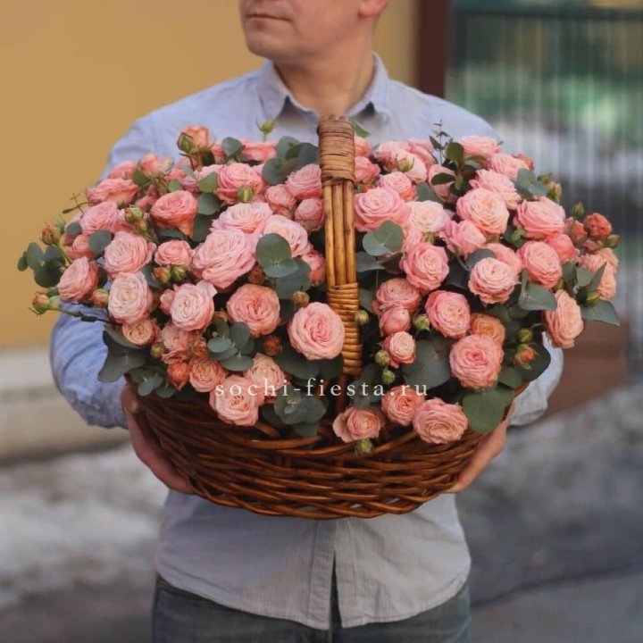 Корзина из 101 пионовидной розы в Шахтах